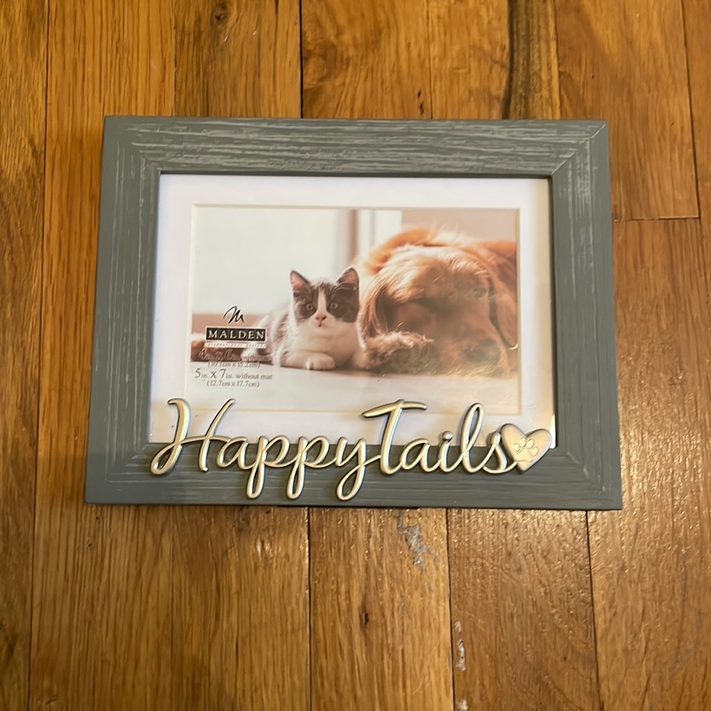 NWT Happy Tails picture frame!